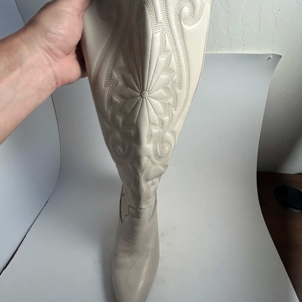 Steve Madden Cream Heeled Boots - Picture 3 of 6
